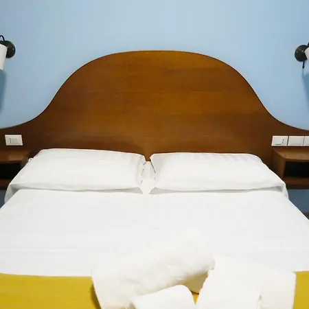 Extrahotel Paradise Отель 2*