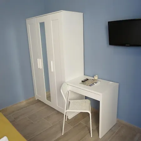 Отель Extrahotel Paradise 2*